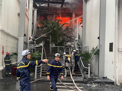 Công an Hà Nội khống chế vụ cháy ở Nhà máy Bia Hà Nội