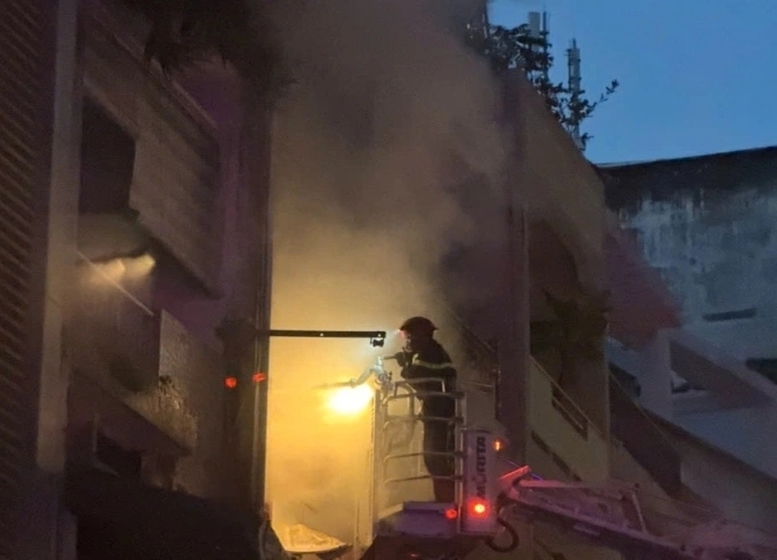 Khẩn trương điều tra nguyên nhân vụ cháy tại đường Trần Hưng Đạo, TP. Hồ Chí Minh - Ảnh: Báo Chính phủ