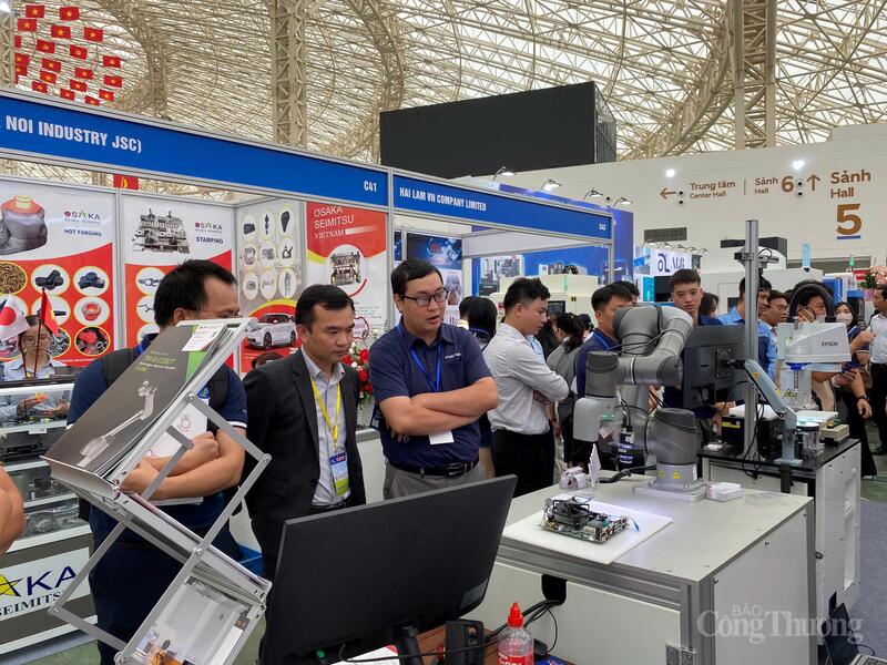 HANSIBA kiến nghị Chính phủ sớm xây dựng Luật Công nghiệp hỗ trợ, tạo hành lang pháp lý ổn định cho đầu tư dài hạn. Ảnh: N.H