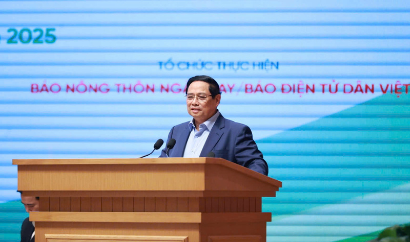 Thủ tướng Chính phủ Phạm Minh Chính phát biểu định hướng, chỉ đạo trước khi vào phần đối thoại. Ảnh: NTNN