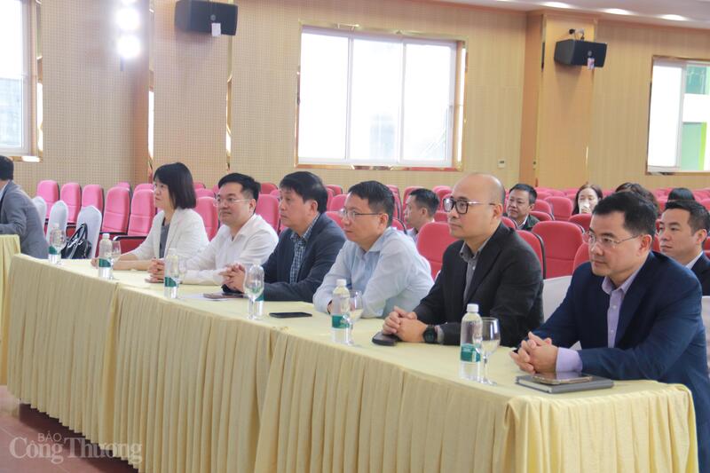 Các đại biểu tham dự hội nghị tại điểm cầu Bộ Công Thương. Ảnh: Thanh Tuấn