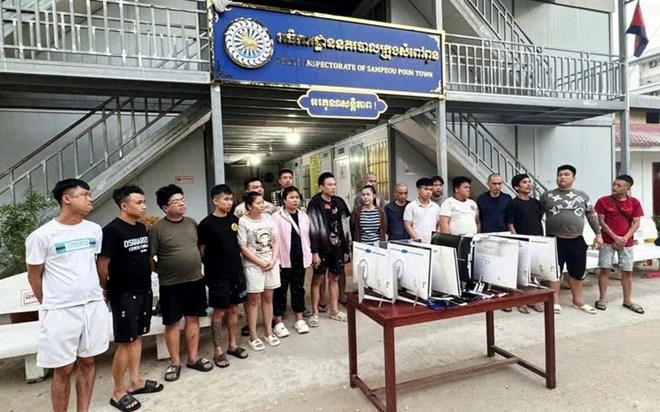 Bắt 20 người trong đường dây lừa đảo gần 3.000 người