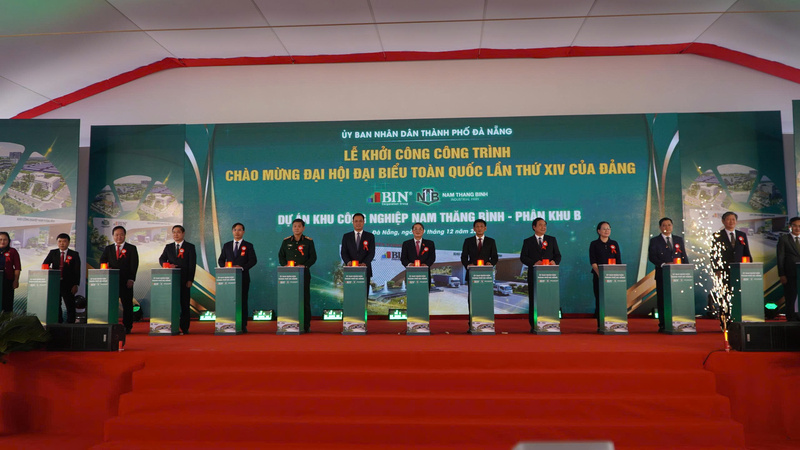 Cùng với nhiều công trình trọng điểm trên cả nước, dự án Phân khu B – Khu công nghiệp Nam Thăng Bình chính thức khởi công vào sáng 19/12. Ảnh: Nguyễn Dương