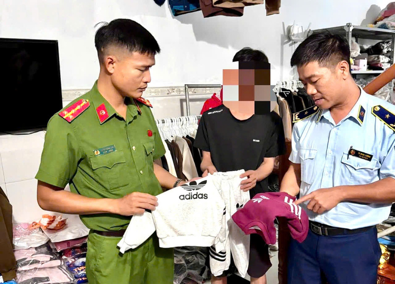 Ban Chỉ đạo 389 tỉnh Quảng Ngãi triển khai đồng bộ nhiều giải pháp, huy động sự vào cuộc của cả hệ thống chính trị và các lực lượng chức năng, phòng, chống buôn lậu, gian lận thương mại. Ảnh: Tuệ Lâm