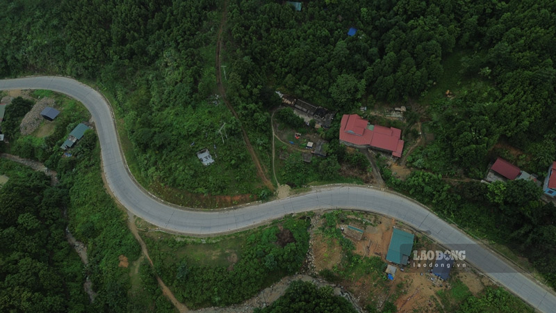 Sau nhiều năm thi công, tuyến đường đã hoàn thành trên 80% khối lượng. Ảnh: Đinh Đại