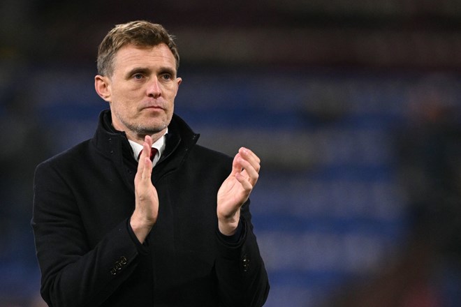 HLV Darren Fletcher gửi thông điệp cứng rắn tới cầu thủ Man United