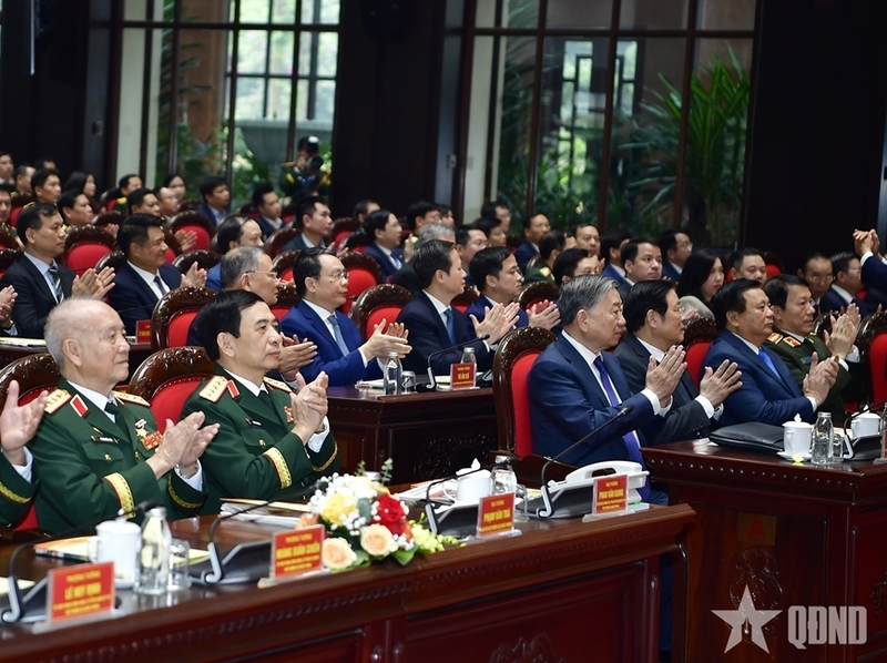 Tổng Bí thư Tô Lâm và các đại biểu tại buổi lễ. Ảnh: QĐND