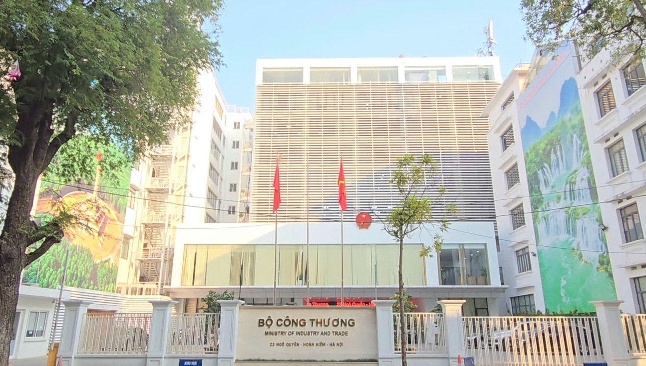 Bộ Công Thương yêu cầu bảo đảm nguồn cung hàng hóa, điện dịpTết