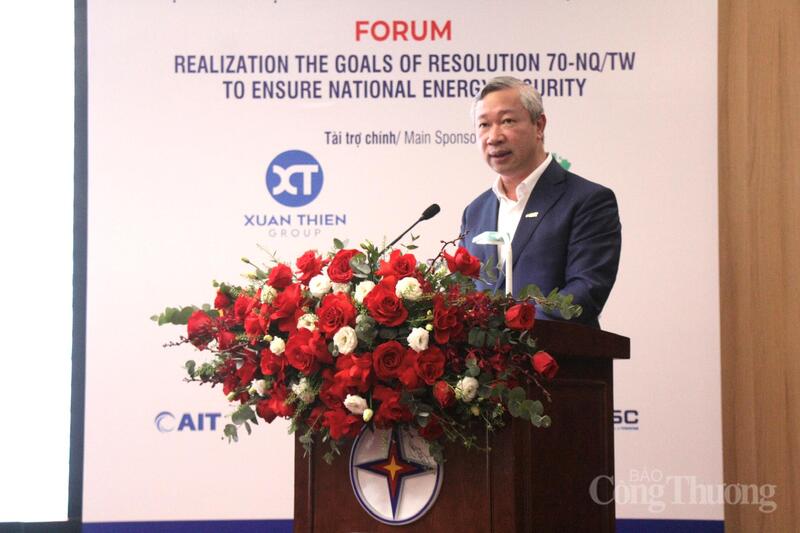 Ông Phạm Nguyên Hùng - Cục trưởng Cục Điện lực (Bộ Công Thương) phát biểu khai mạc tại diễn đàn. Ảnh: P.C