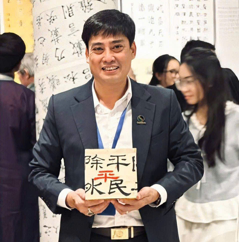 Ông Chu Định Sơn - chuyên gia Phong thuỷ, Dịch học& Mệnh lý học; nhà sáng lập Học quán Sơn Chu.