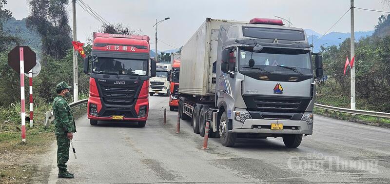 Theo báo cáo của Ban Quản lý Khu kinh tế cửa khẩu, bước sang năm 2026, tình hình xuất nhập khẩu hàng hoá tại các cửa khẩu trên địa bàn tỉnh Lạng Sơn tăng mạnh.