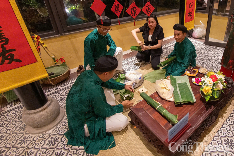 Tái hiện Hội thi gói bánh chưng, bánh tét ở Tết Hoàng cung