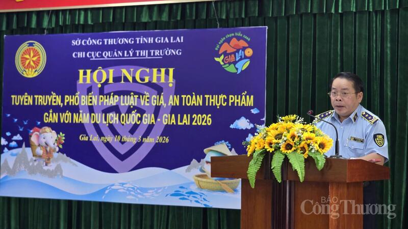 Ông Lê Hồng Hà, Chi cục trưởng Chi cục Quản lý thị trường tỉnh Gia Lai phát biểu khai mạc hội nghị.