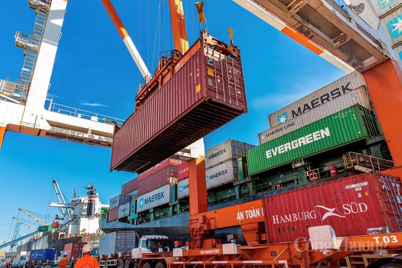 Biến động từ khu vực Trung Đông làm chi phí logistics một số đơn hàng xuất khẩu có thể tăng khoảng 15 - 25%.