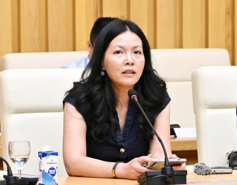 Bà Nguyễn Thị Hoàng Thúy - Tham tán Thương mại Việt Nam tại Thụy Điển kiêm nhiệm Đan Mạch, Na Uy, Iceland và Latvia.