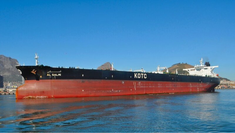 Tàu chở dầu cỡ lớn mang tên Al-Salmi của Kuwait đã bị tấn công khi đang chở đầy dầu thô tại thời điểm xảy ra sự cố. Ảnh minh hoạ.