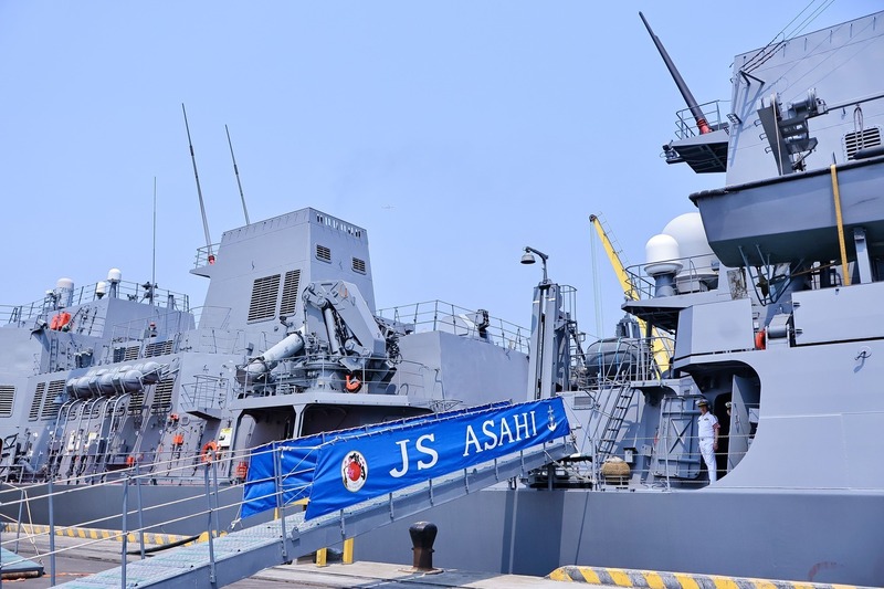 Tàu hộ vệ Asahi cập cảng Tiên Sa, bắt đầu chuyến thăm TP. Đà Nẵng 4 ngày. Ảnh: Diễm Phúc