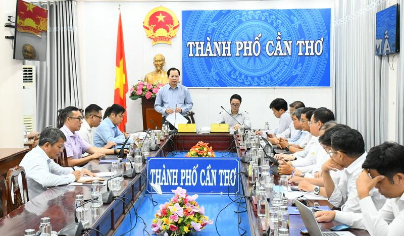 Ông Vương Quốc Nam - Phó Chủ tịch UBND TP. Cần Thơ, đánh giá cao sự chủ động của ngành điện trong công tác đảm bảo cung ứng điện phát triển kinh tế - xã hôi. Ảnh: EVNSPC.