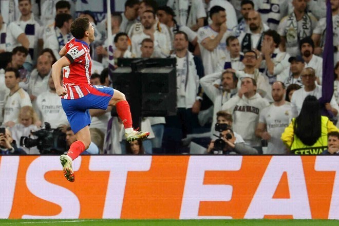 Julian Alvarez là điều Barcelona còn thiếu