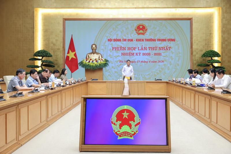 Thủ tướng: Thi đua trong giai đoạn mới phải gắn chặt với việc thực hiện, hoàn thành và vượt các chỉ tiêu phát triển kinh tế - xã hội, đặc biệt là thúc đẩy tăng trưởng 2 con số, phát triển nhanh, bền vững và nâng cao đời sống nhân dân - Ảnh: VGP/Nhật Bắc