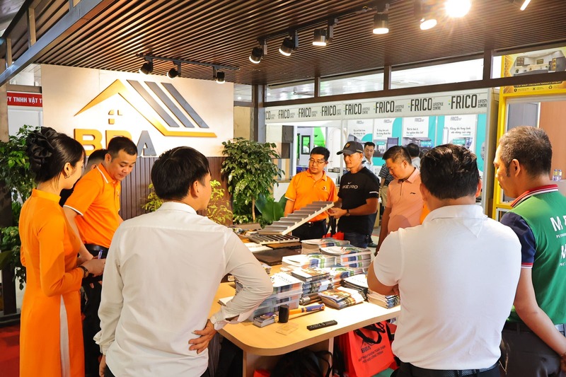 Triển lãm trưng bày các sản phẩm mới, công nghệ tiên tiến, công nghệ tuần hoàn, công nghệ số, công nghệ tái tạo và công nghệ năng lượng… của các thương hiệu hàng đầu từ nhiều quốc gia. Ảnh: Diễm Phúc