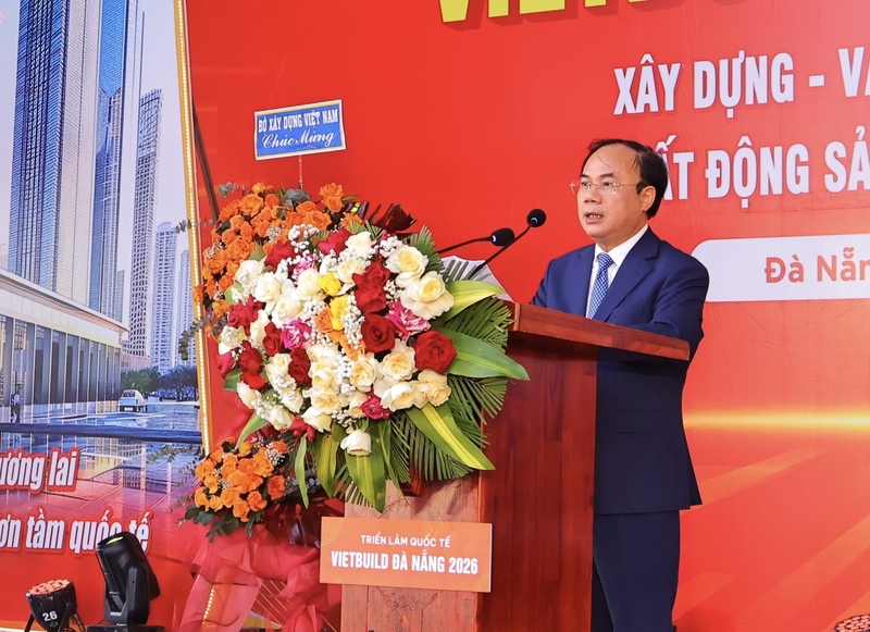 Ông Nguyễn Văn Sinh, Thứ trưởng Bộ Xây dựng cho rằng, triển lãm sẽ là cầu nối giúp cộng đồng doanh nghiệp nâng cao năng lực cạnh tranh, thích ứng với yêu cầu phát triển trong giai đoạn mới. Ảnh: Diễm Phúc