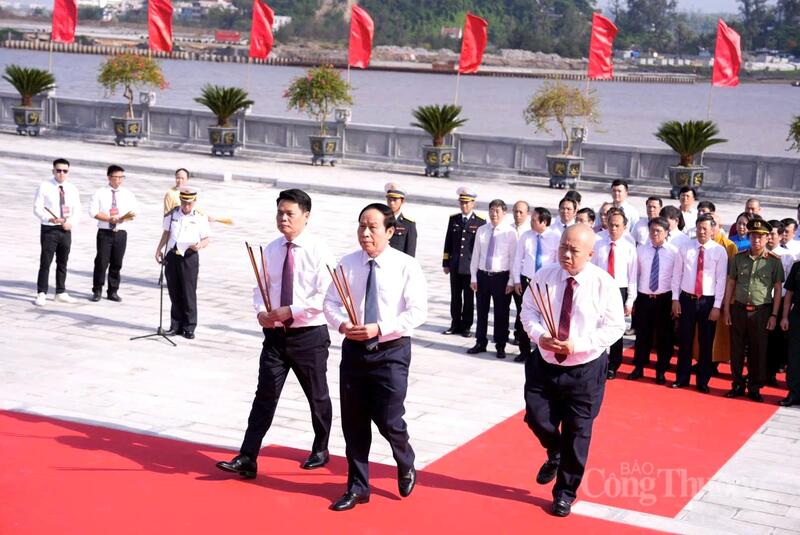 Phó Thủ tướng Chính phủ Lê Tiến Châu và lãnh đạo TP. Hải Phòng dâng hương tại Di tích quốc gia đặc biệt bến K15.