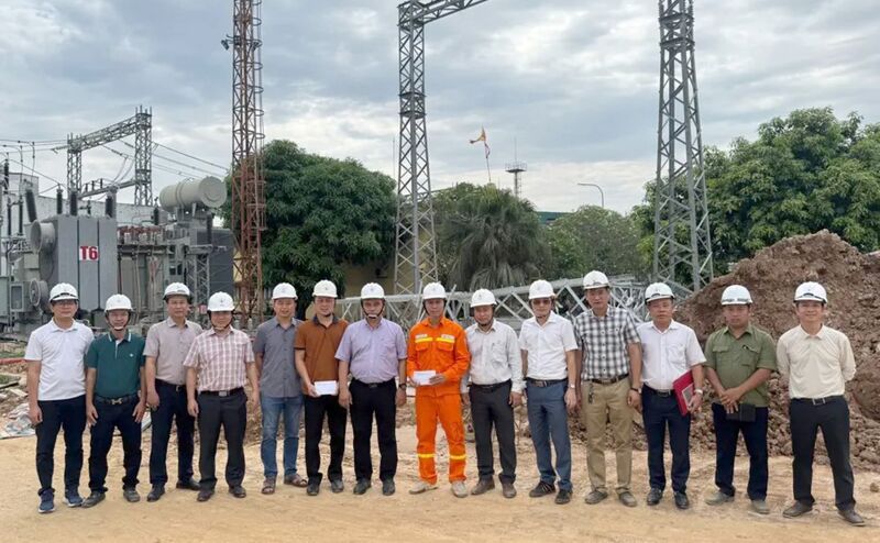 Lãnh đạo PTC1 thăm hỏi, động viên người lao động thi công dự án vào ngày 13/5/2026. Ảnh: Lê Linh