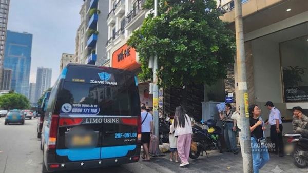 Nhiều chiêu né luật khiến việc xử lý “xe dù, bến cóc” gặp khó. Ảnh: Minh Hạnh