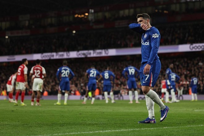 Chelsea không thể chỉ trông chờ vào các ngôi sao trẻ.  Ảnh: AFP