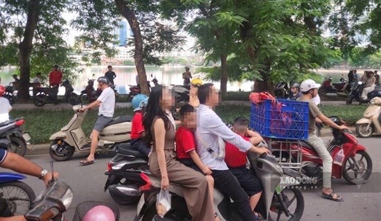 CSGT xử lý vi phạm trước cổng trường: Loạt lý do