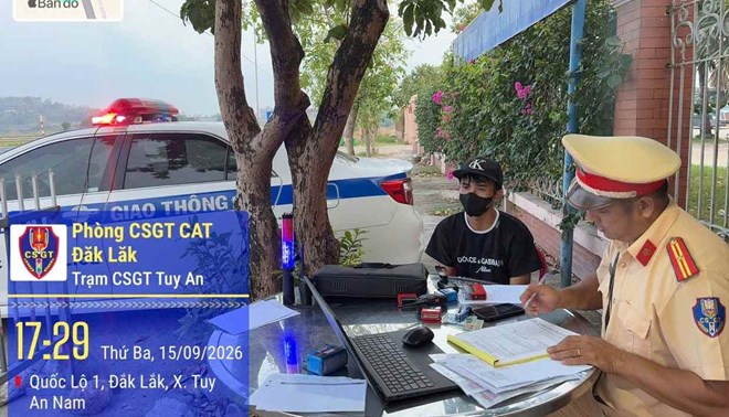 Thanh niên chưa có bằng lái điều khiển xe tải kéo sơmi rơmoóc trên Quốc lộ 1