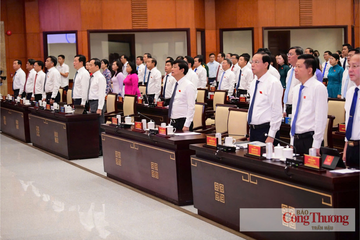 Các đại biểu tham dự kỳ họp