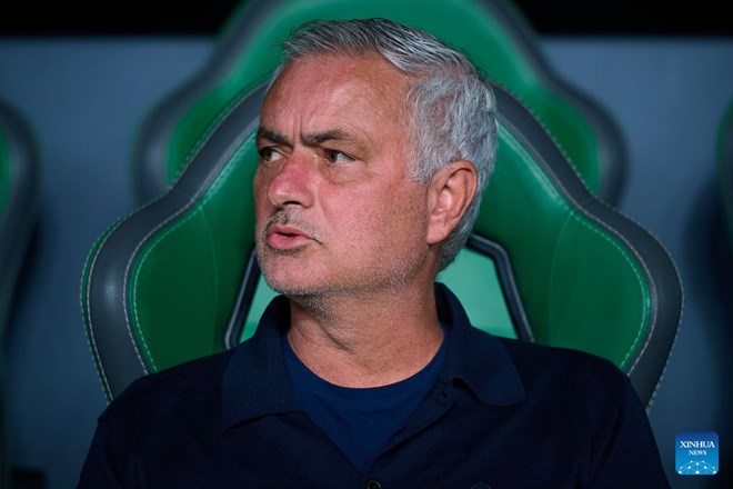 Jose Mourinho trách trọng tài, nhưng Real Madrid thua vì điều gì?