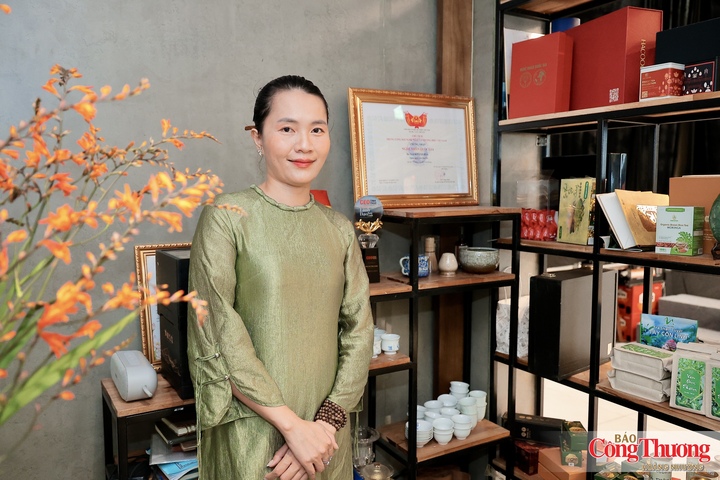 Tháng 6/2026, chị được Trung ương Hội Nghệ nhân và Thương hiệu Việt Nam chứng nhận là Nghệ nhân quốc gia ngành nghề Văn hóa trà.