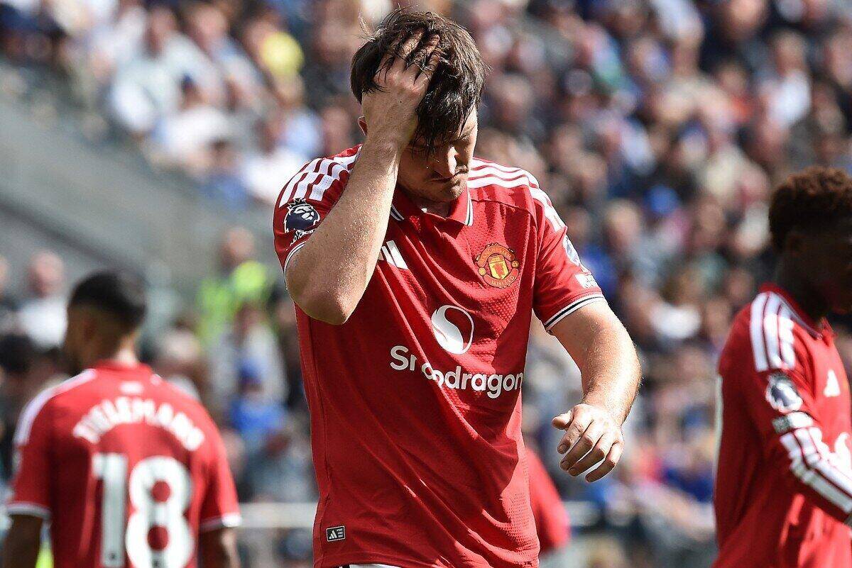 Man United thi đấu rất rời rạc.  Ảnh: AFP
