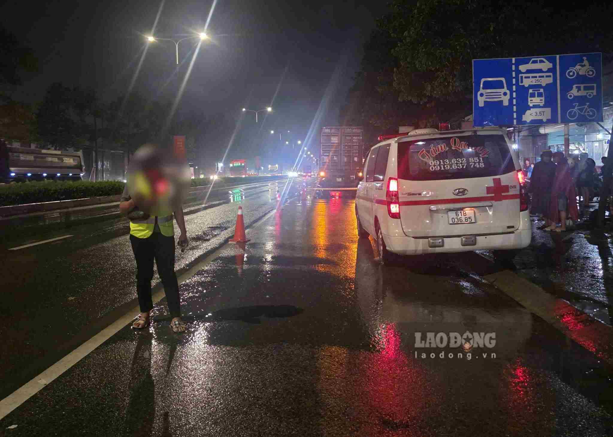 Khu vực hiện trường vụ tai nạn trên đường Mỹ Phước - Tân Vạn khiến 1 người tử vong. Ảnh: Đình Trọng