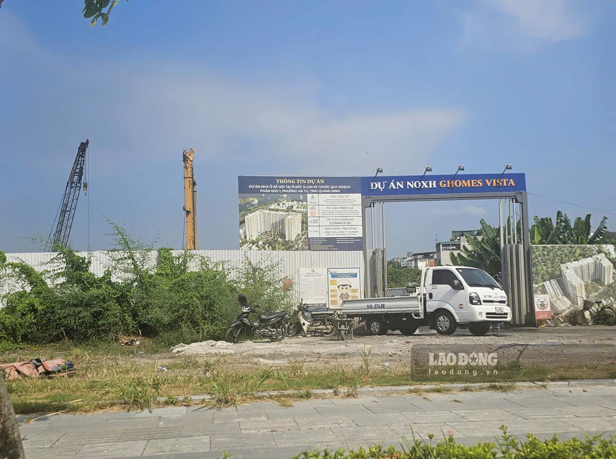 Dự án Nhà ở xã hội tại ô đất 1C.OM-01 thuộc quy hoạch phân khu 1, phường Hà Tu, thành phố Quảng Ninh đang thi công phần móng. Ảnh: Đoàn Hưng